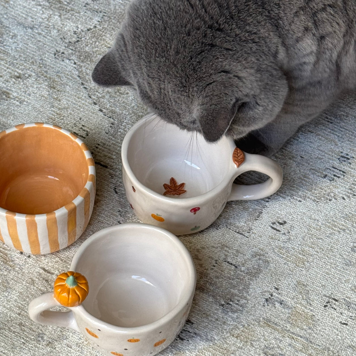 FALL IN LOVE MUG