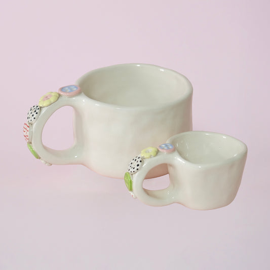 BUTTONS MUG