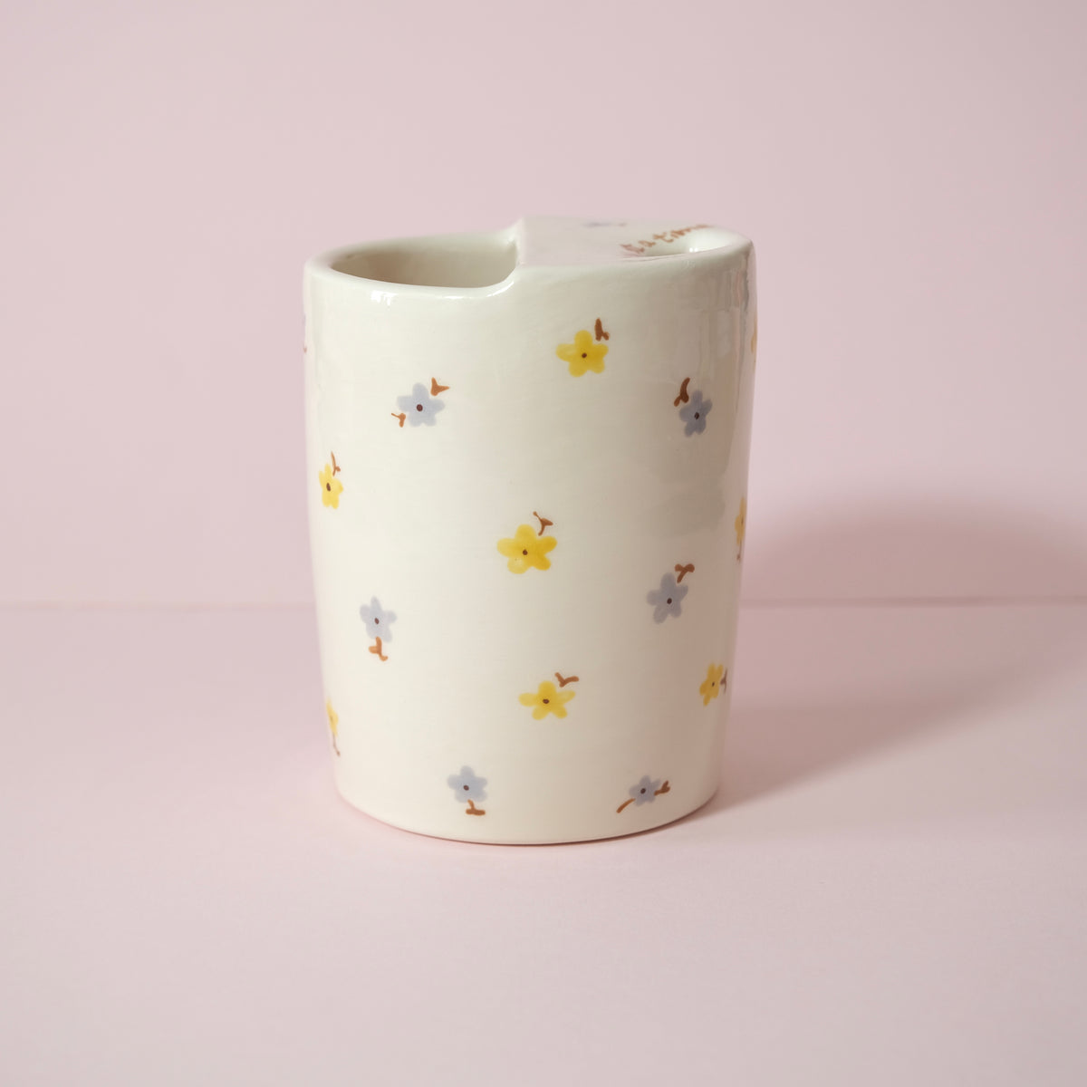 HARVEST DAISIES TO GO CUP