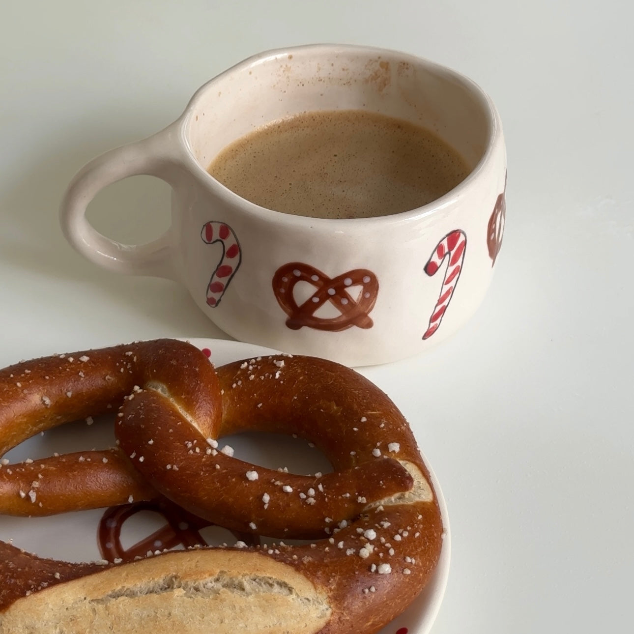 PRETZEL MUG
